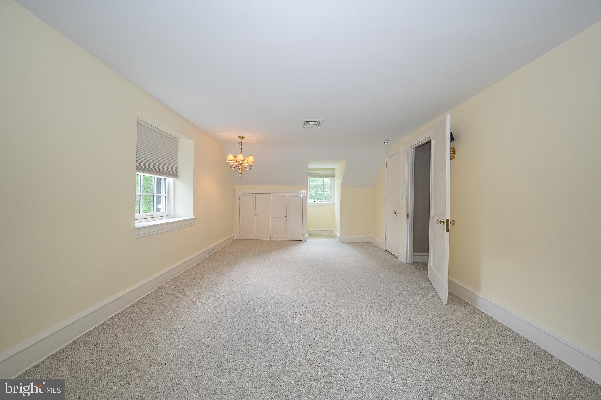 101 E BROOKHAVEN ROAD