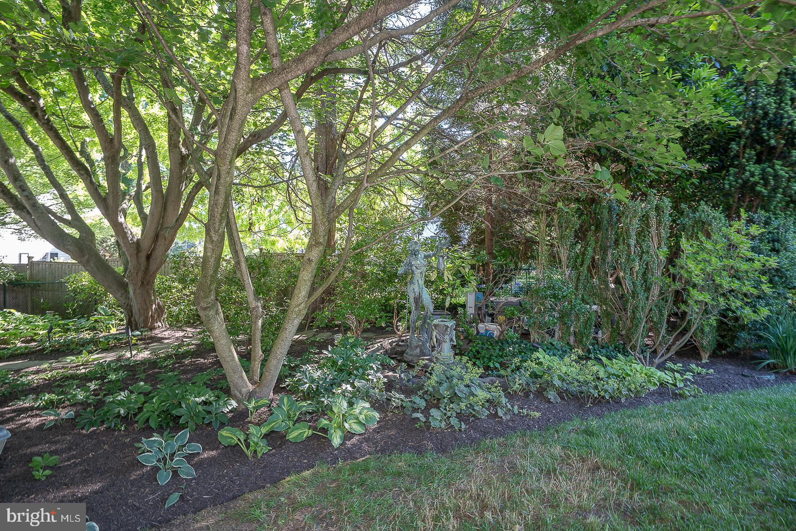 101 E BROOKHAVEN ROAD