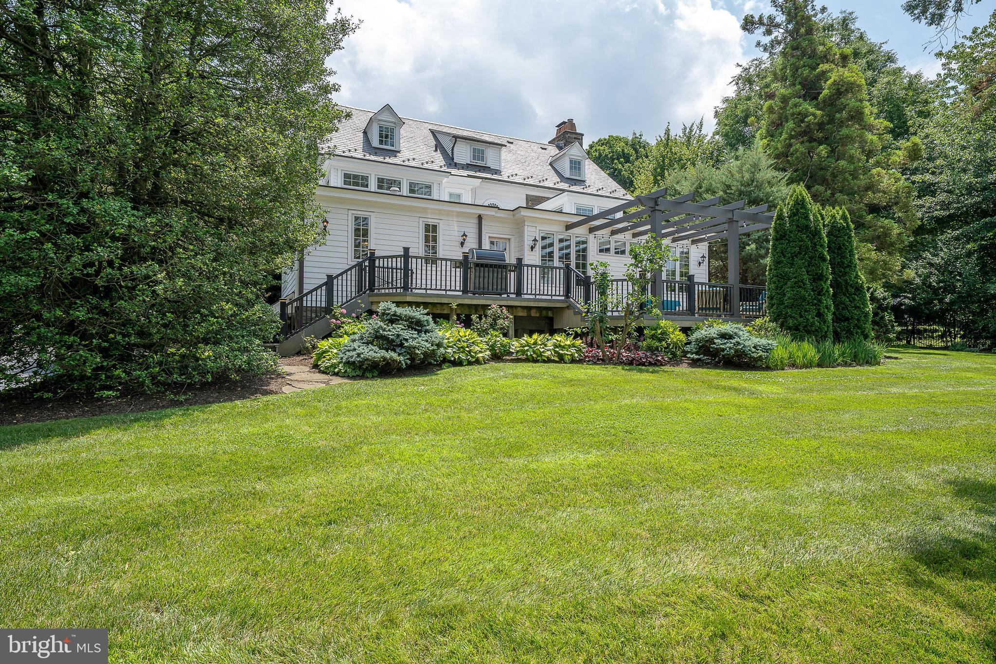 101 E BROOKHAVEN ROAD