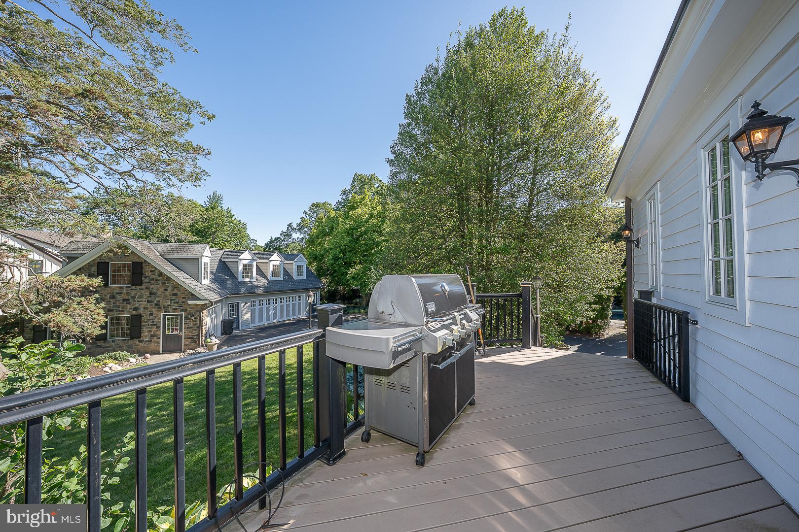 101 E BROOKHAVEN ROAD