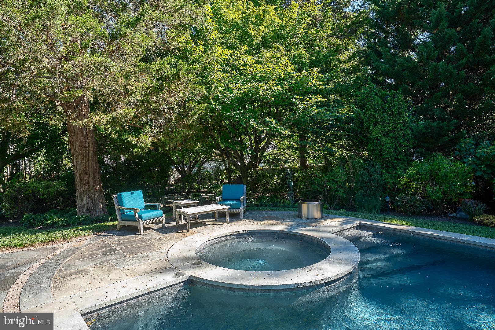 101 E BROOKHAVEN ROAD