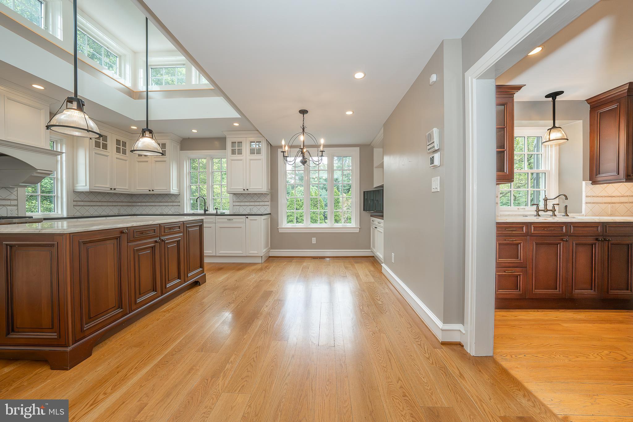 101 E BROOKHAVEN ROAD