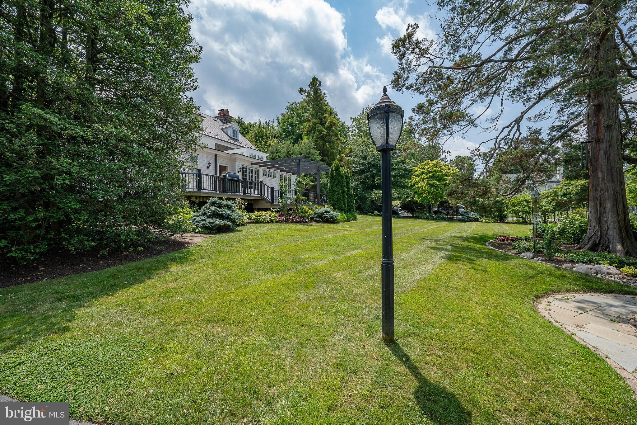 101 E BROOKHAVEN ROAD