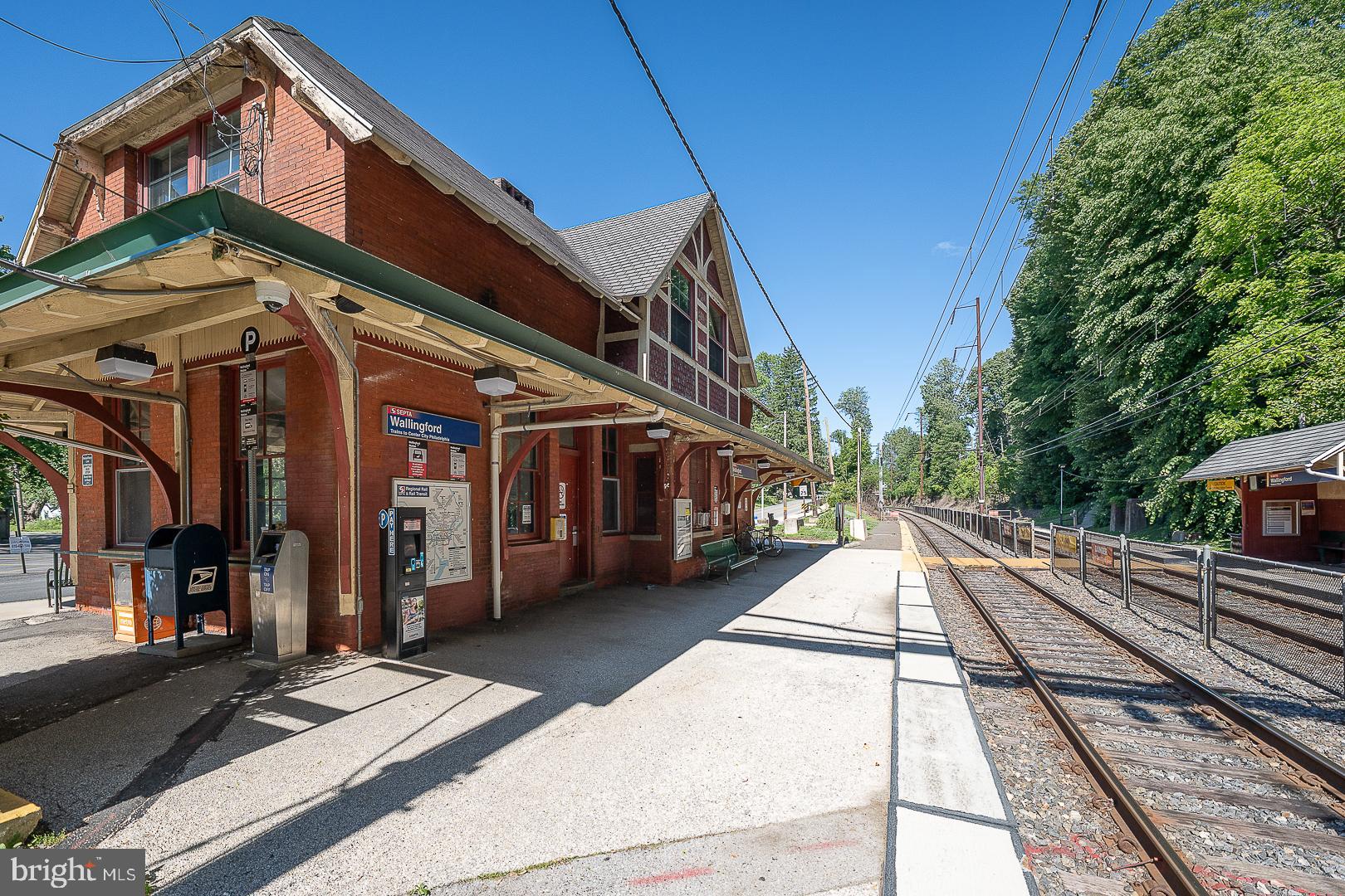 101 E BROOKHAVEN ROAD