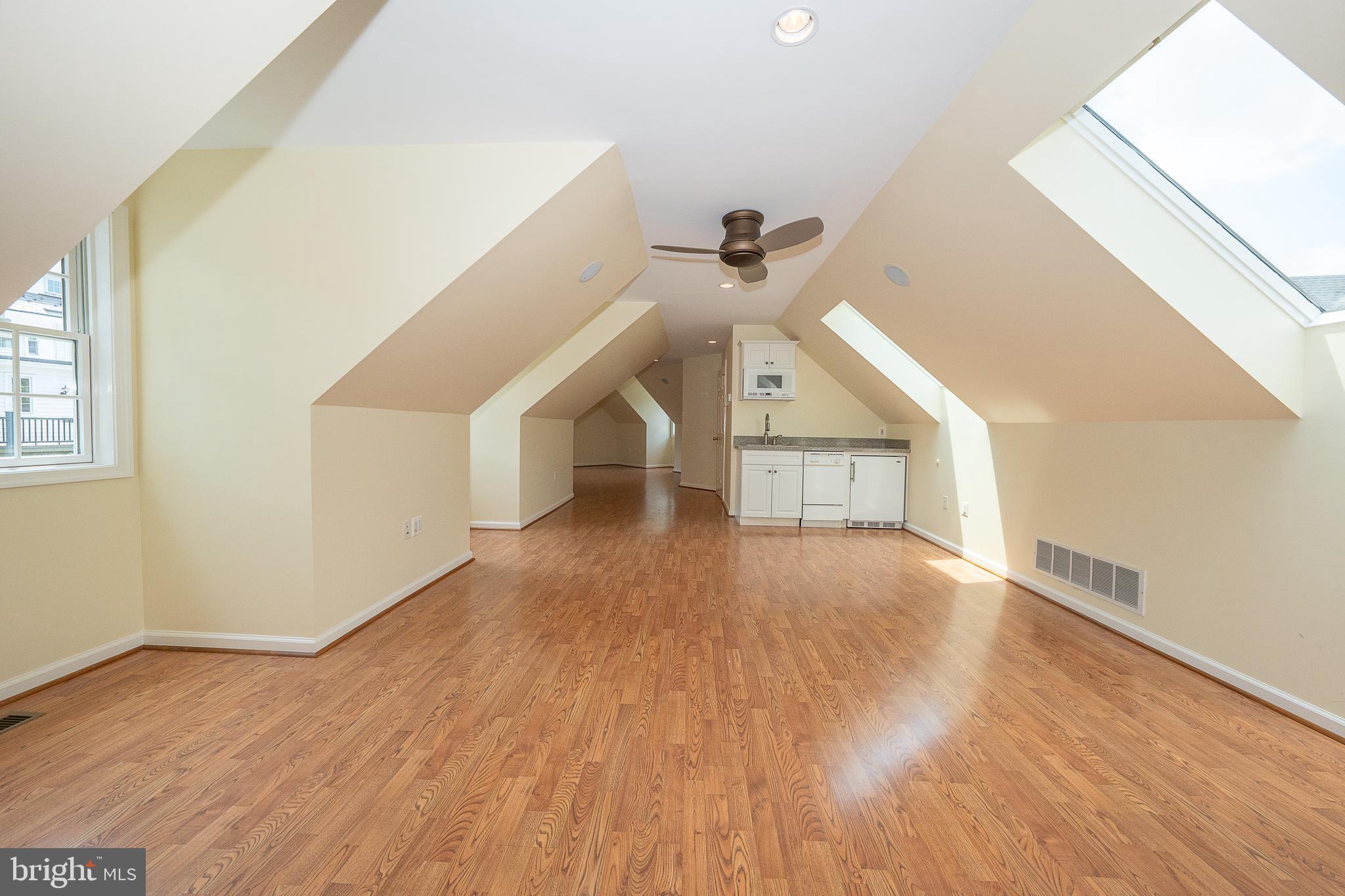 101 E BROOKHAVEN ROAD
