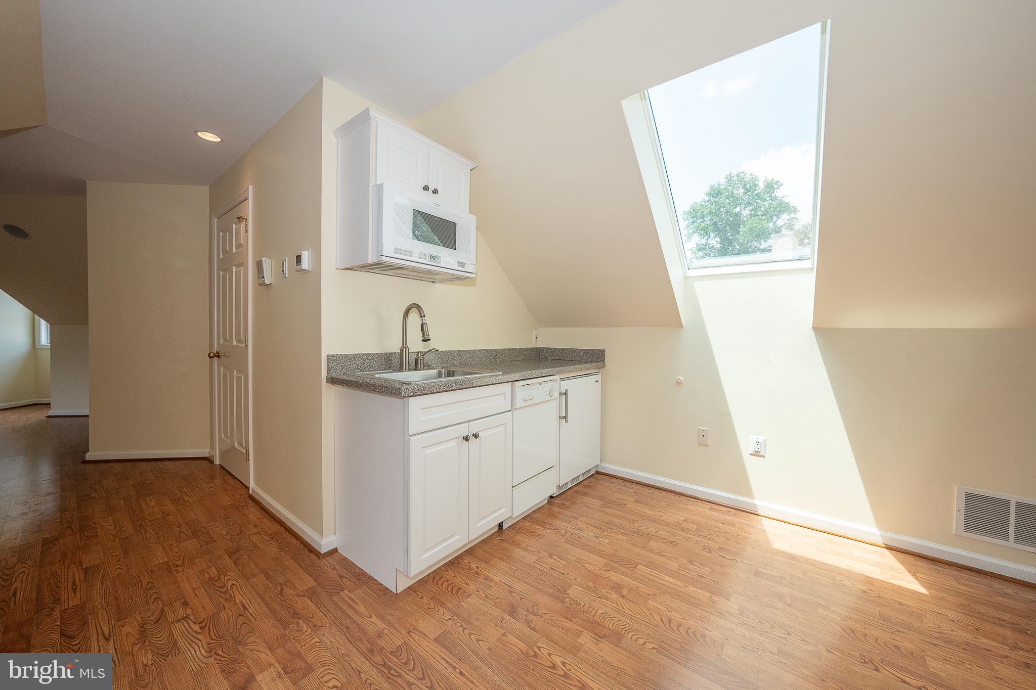 101 E BROOKHAVEN ROAD