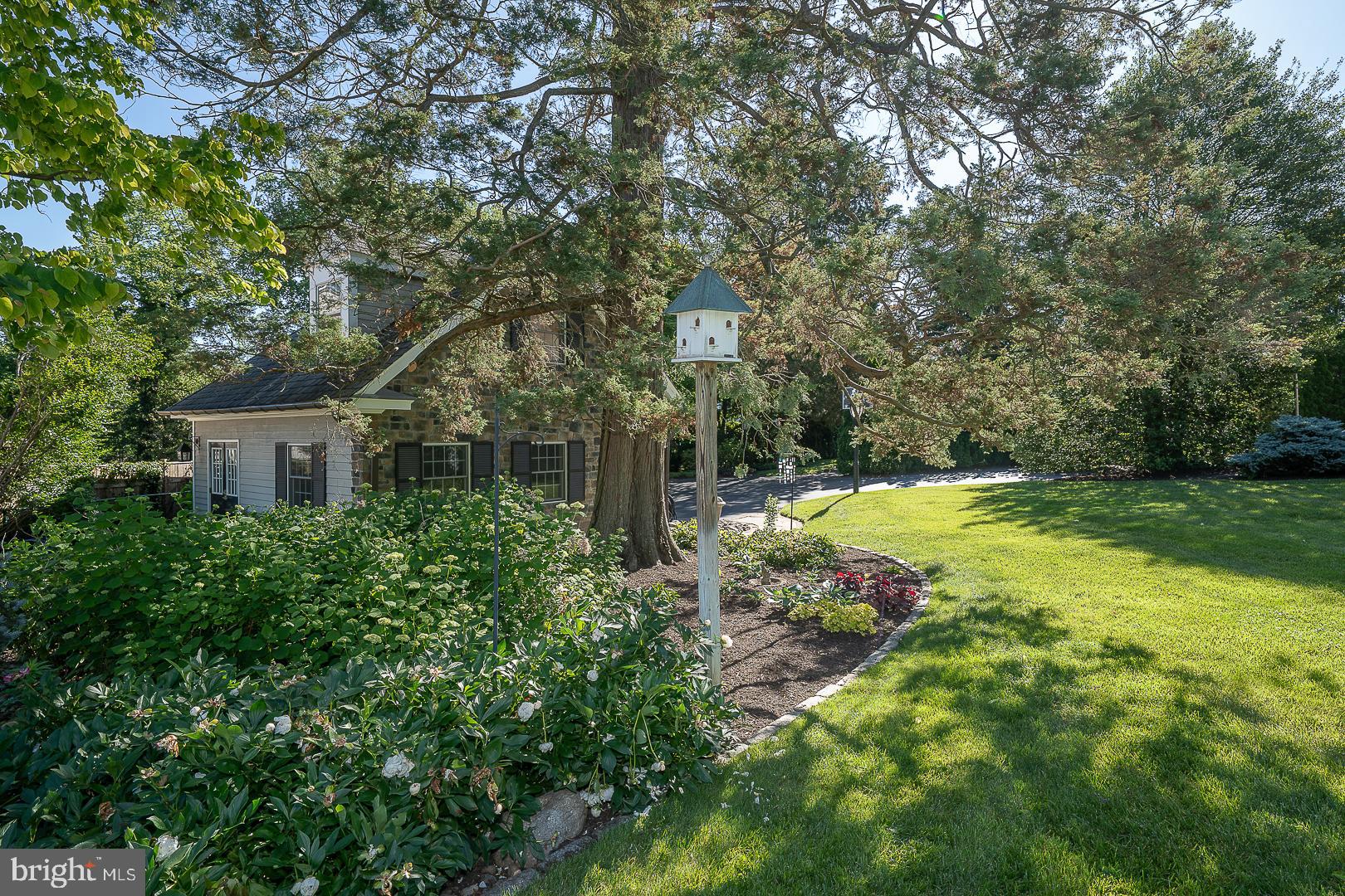 101 E BROOKHAVEN ROAD