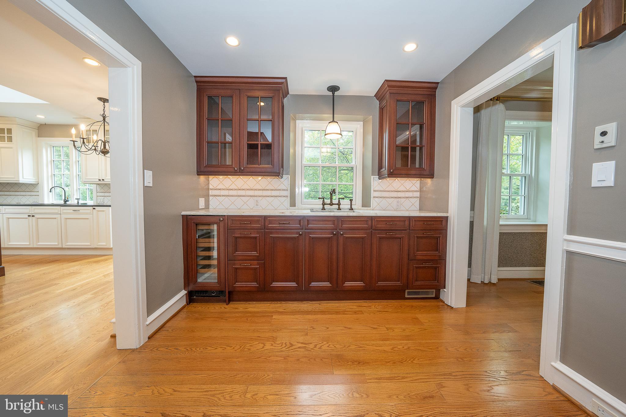101 E BROOKHAVEN ROAD
