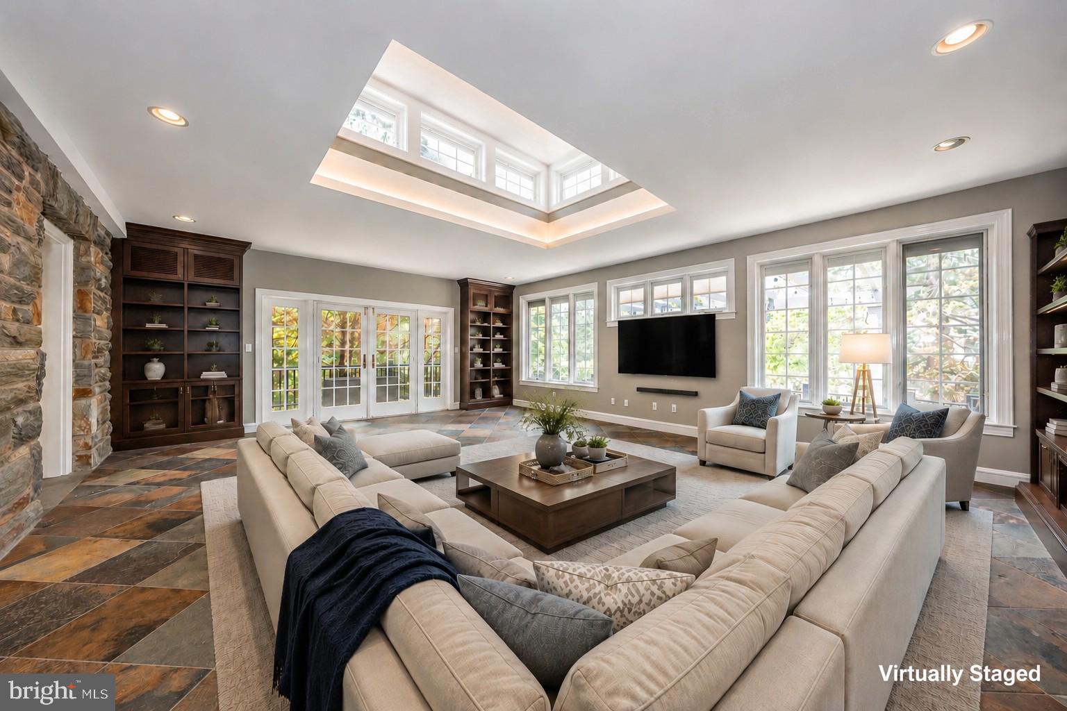 101 E BROOKHAVEN ROAD