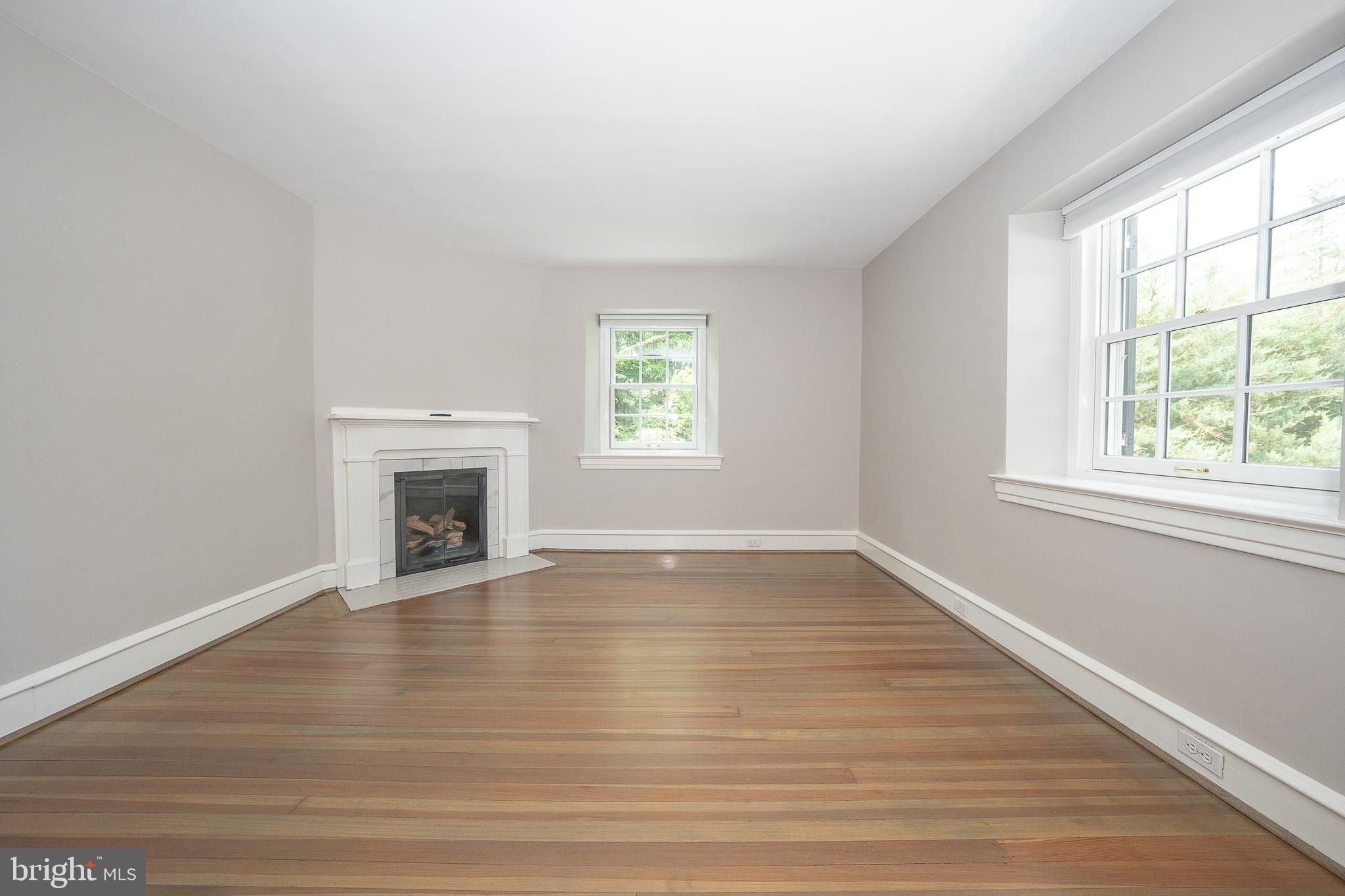 101 E BROOKHAVEN ROAD