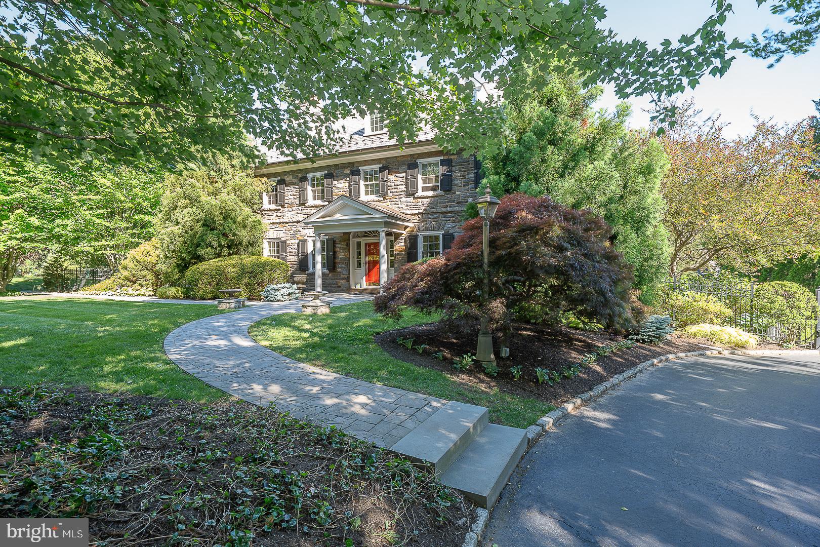 101 E BROOKHAVEN ROAD