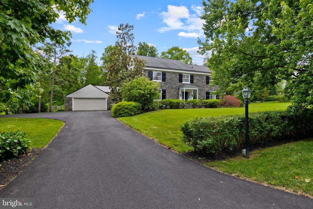 400 MEADOWBROOK AVENUE