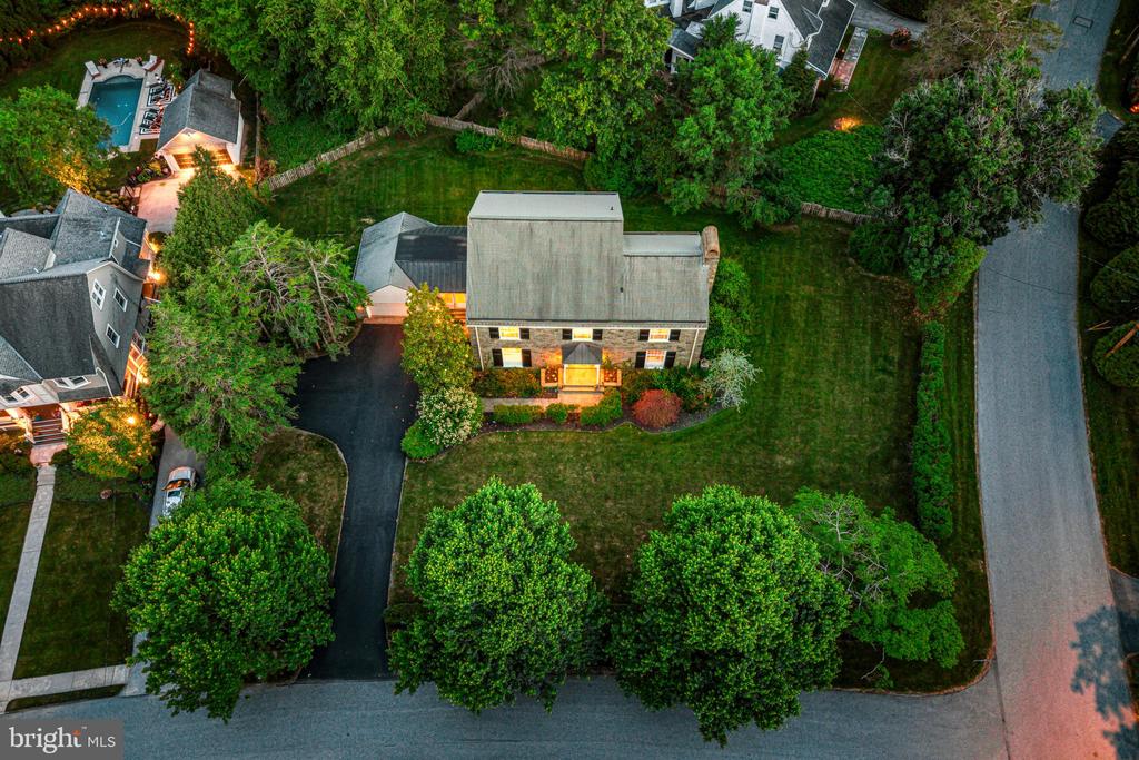 400 MEADOWBROOK AVENUE