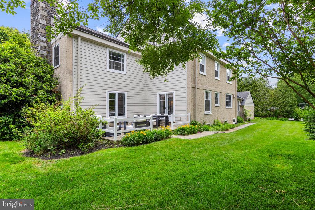 400 MEADOWBROOK AVENUE