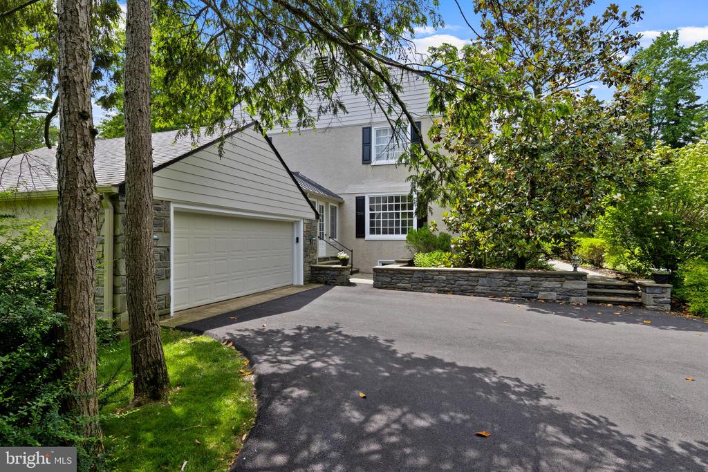 400 MEADOWBROOK AVENUE