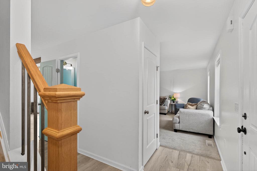 6 WOODLYN COURT
