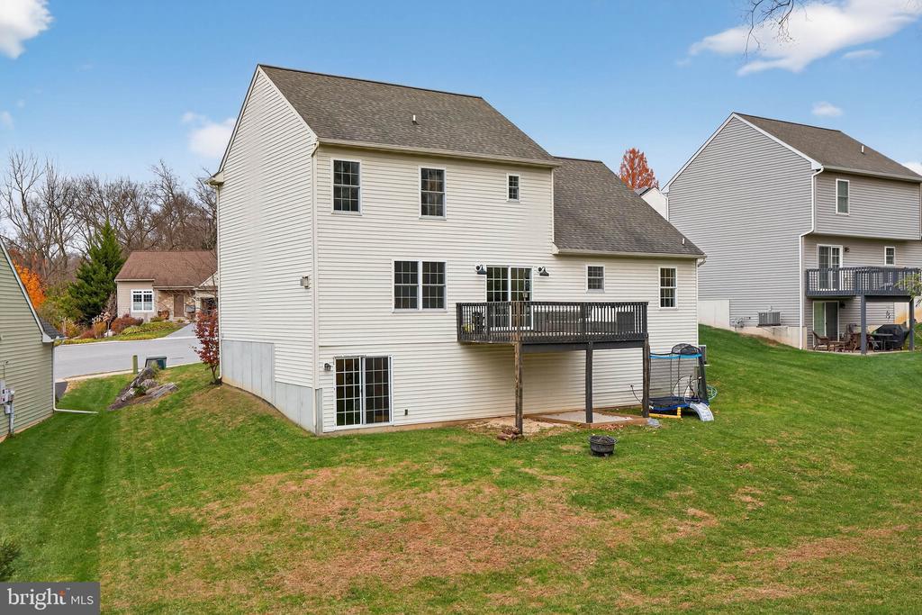 6 WOODLYN COURT