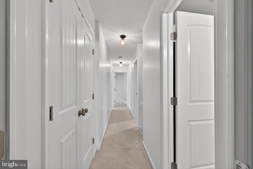 6 WOODLYN COURT