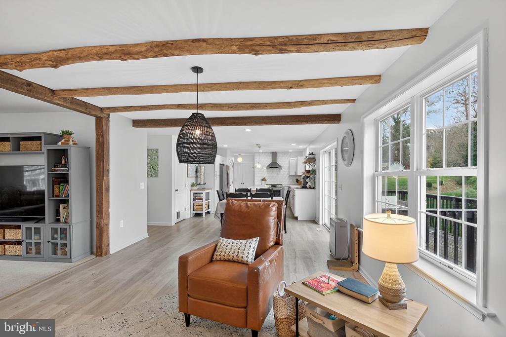 6 WOODLYN COURT