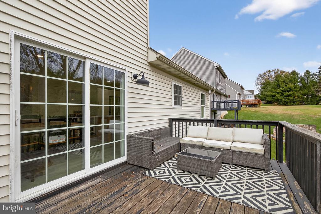 6 WOODLYN COURT