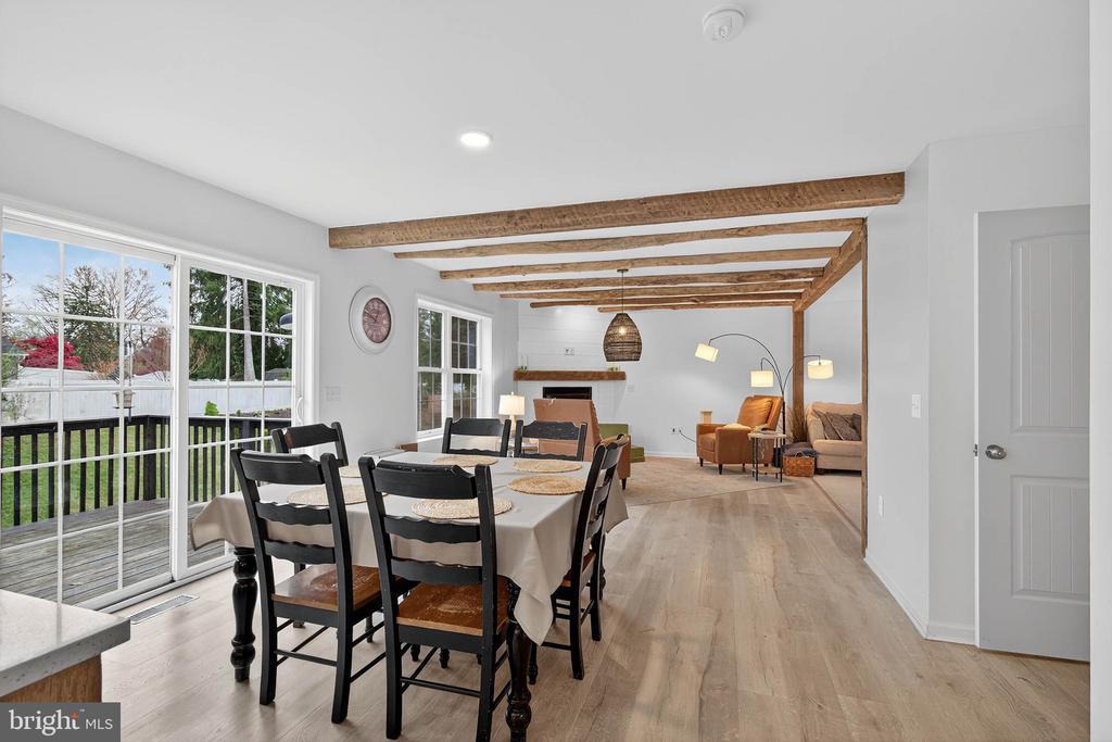 6 WOODLYN COURT