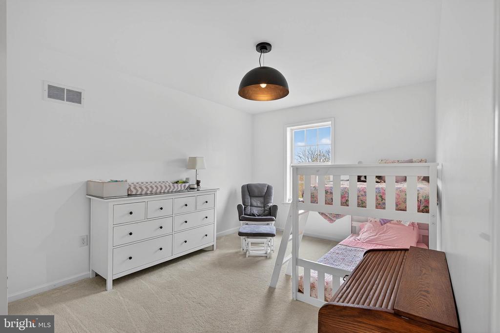 6 WOODLYN COURT
