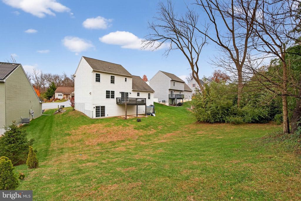 6 WOODLYN COURT