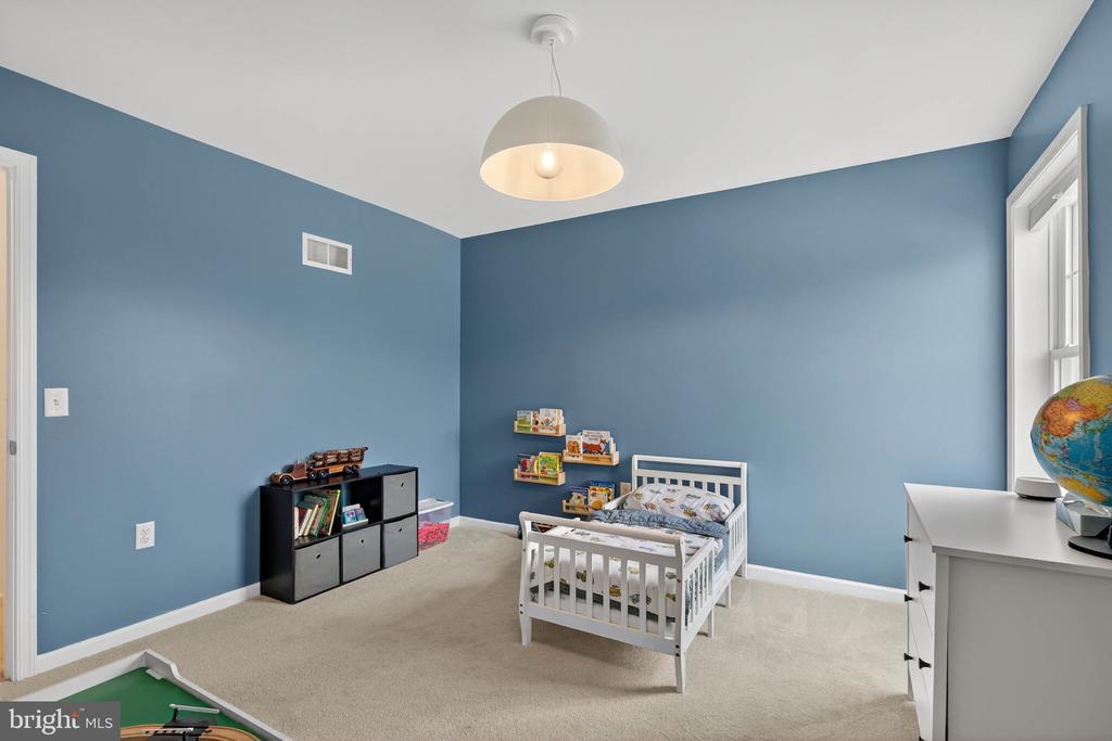 6 WOODLYN COURT