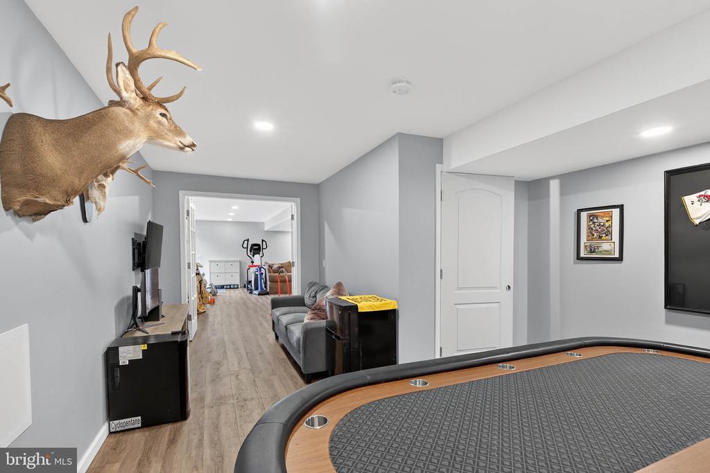6 WOODLYN COURT