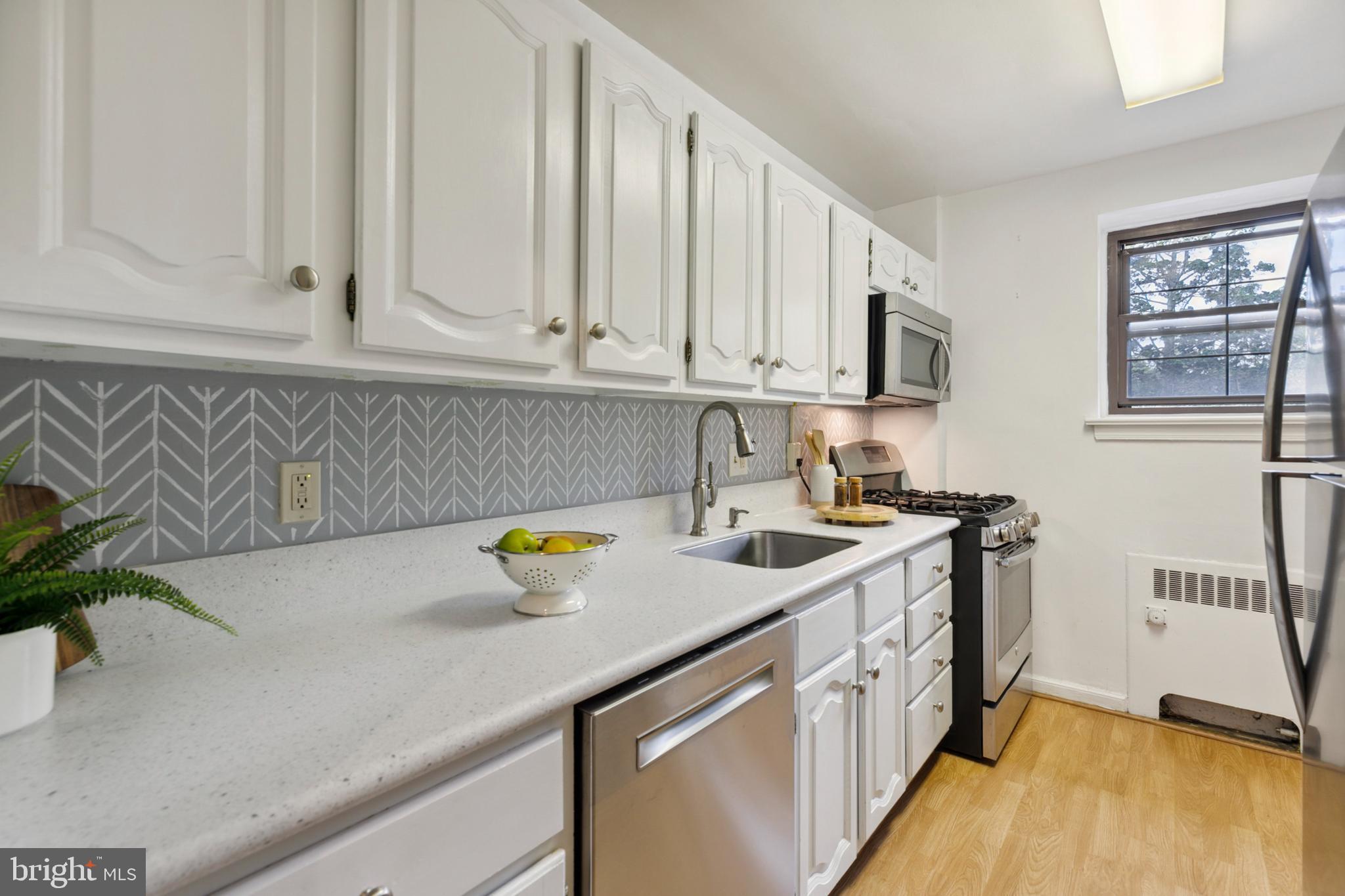 346 E Lancaster Ave #305
