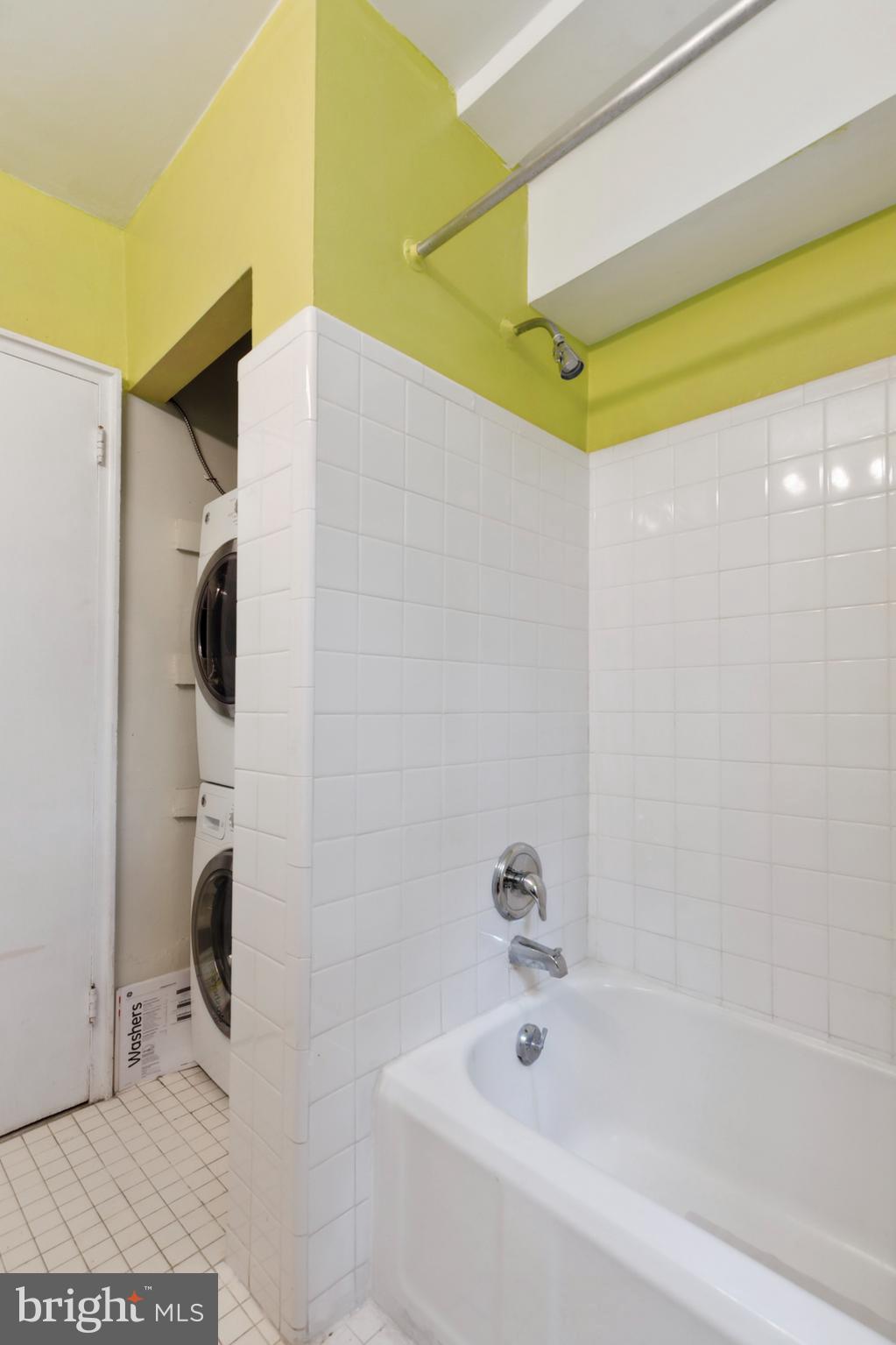 346 E Lancaster Ave #305