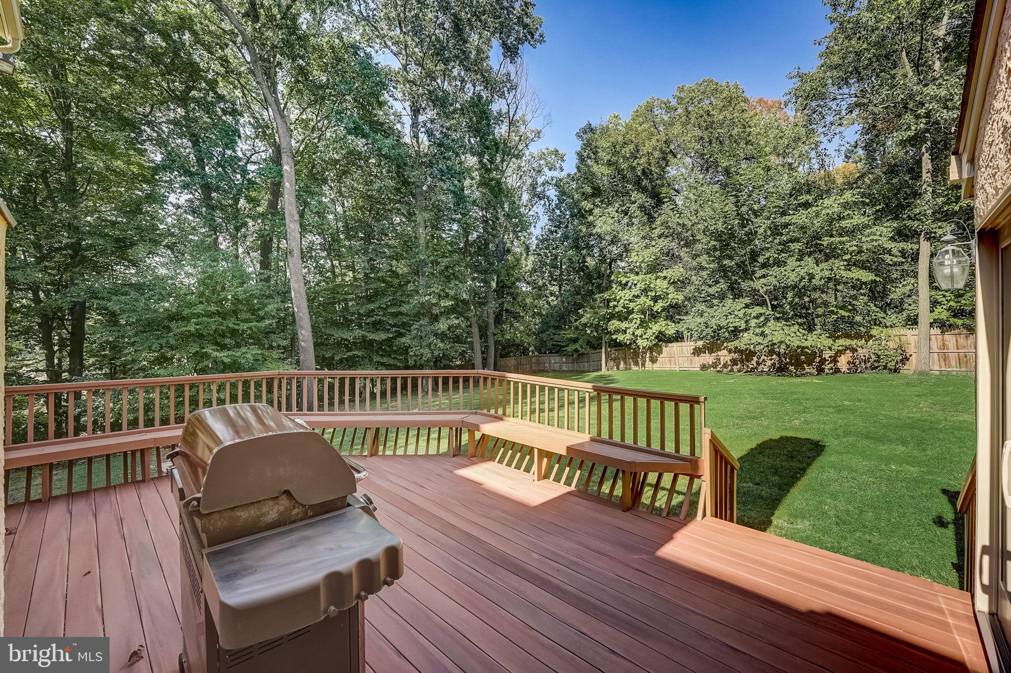 936 Honeysuckle Ln