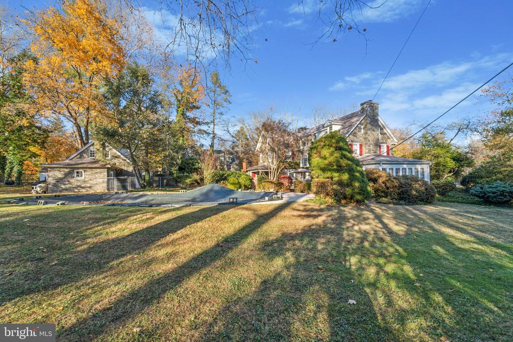 402 Penn Rd