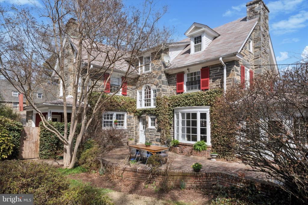 402 Penn Rd