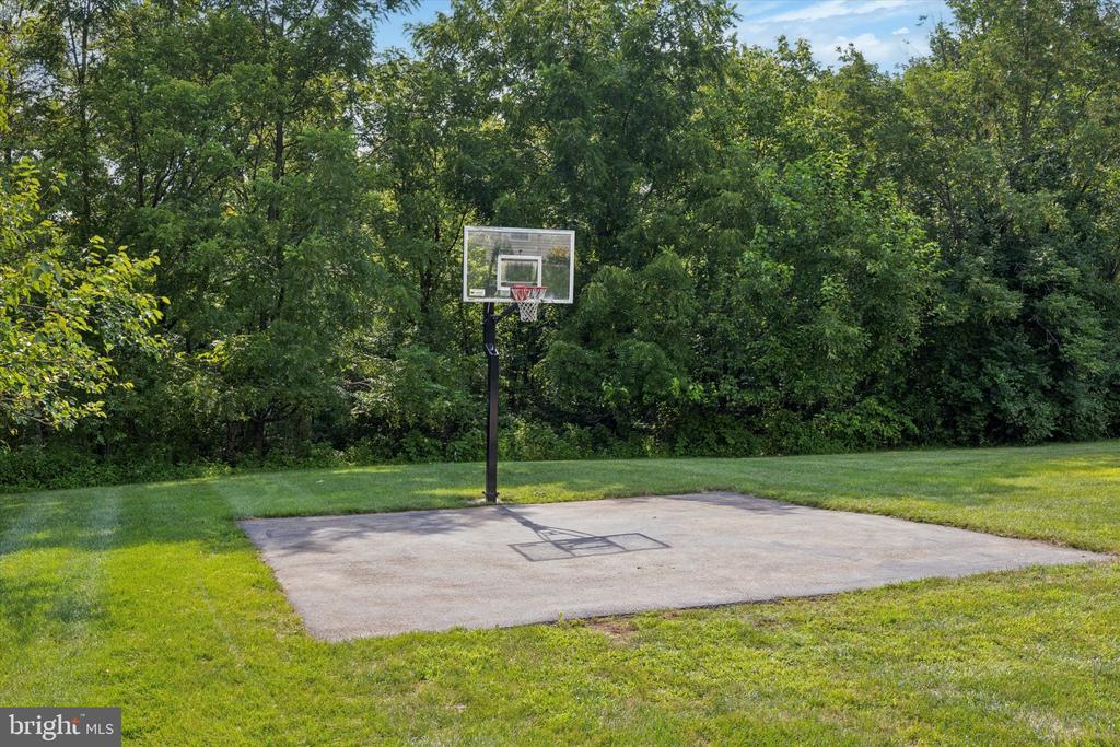 1724 ROSEWOOD COURT 84