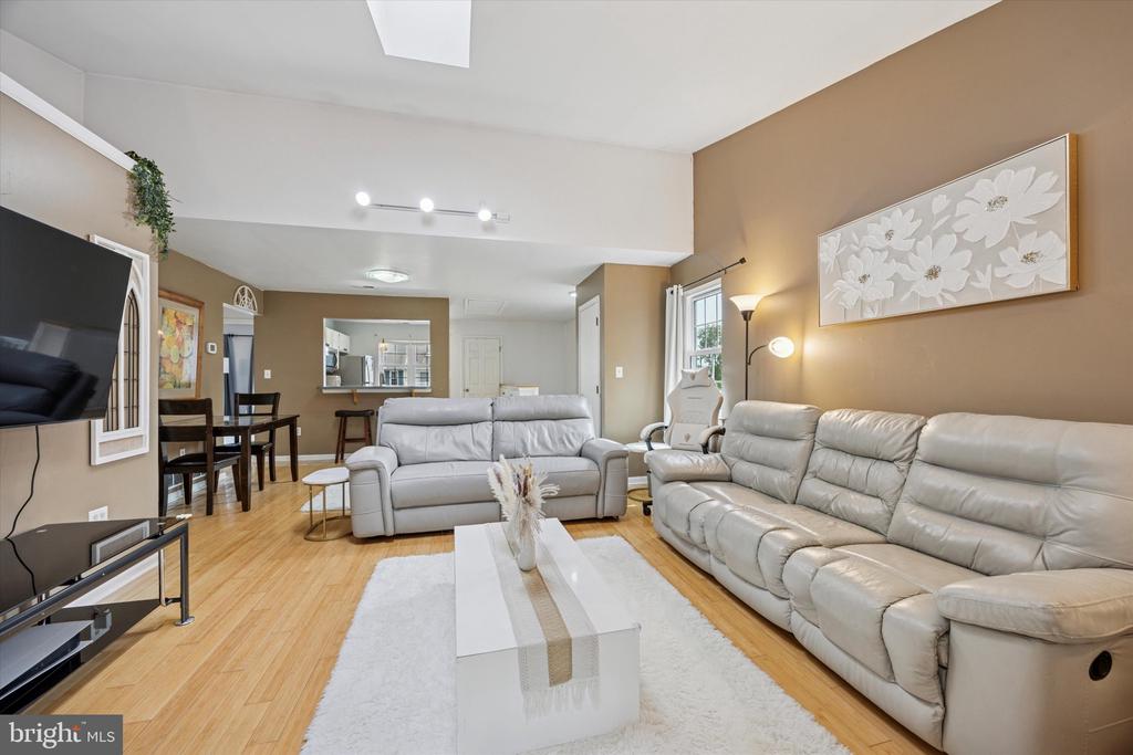 1724 ROSEWOOD COURT 84