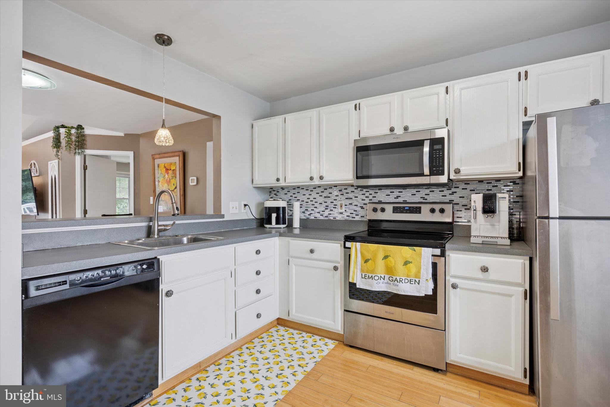 1724 ROSEWOOD COURT 84