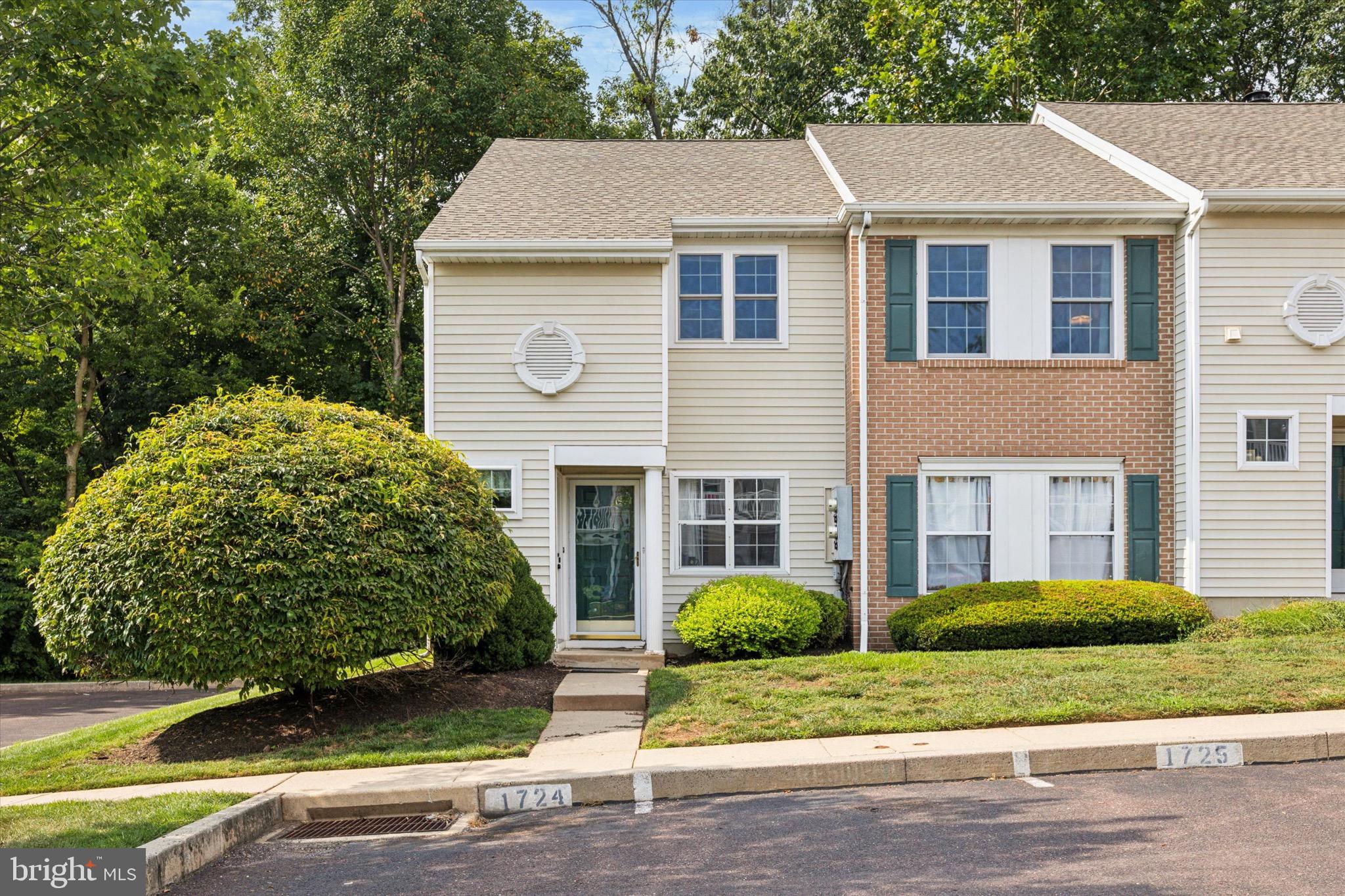1724 ROSEWOOD COURT 84