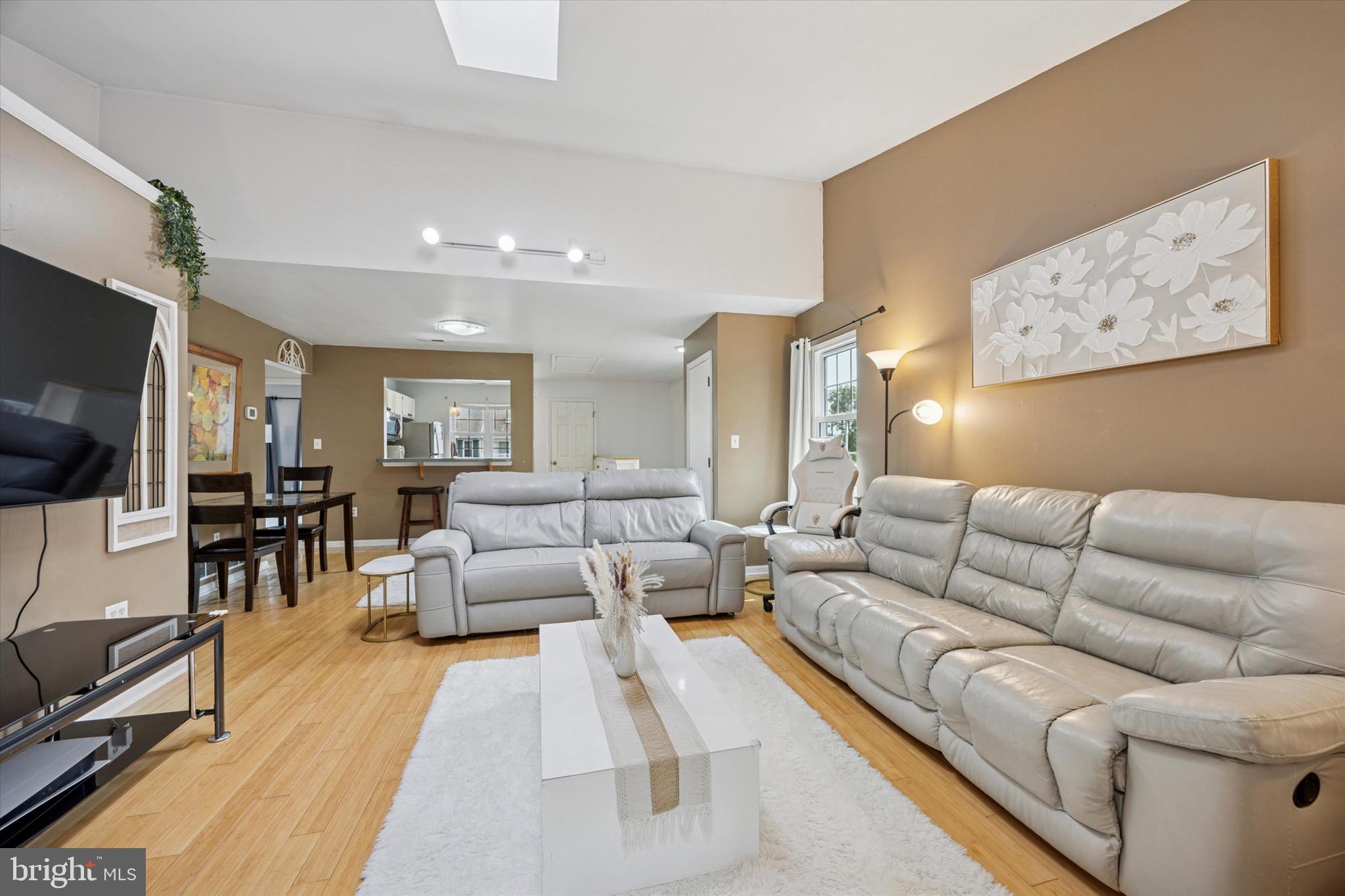 1724 ROSEWOOD COURT 84