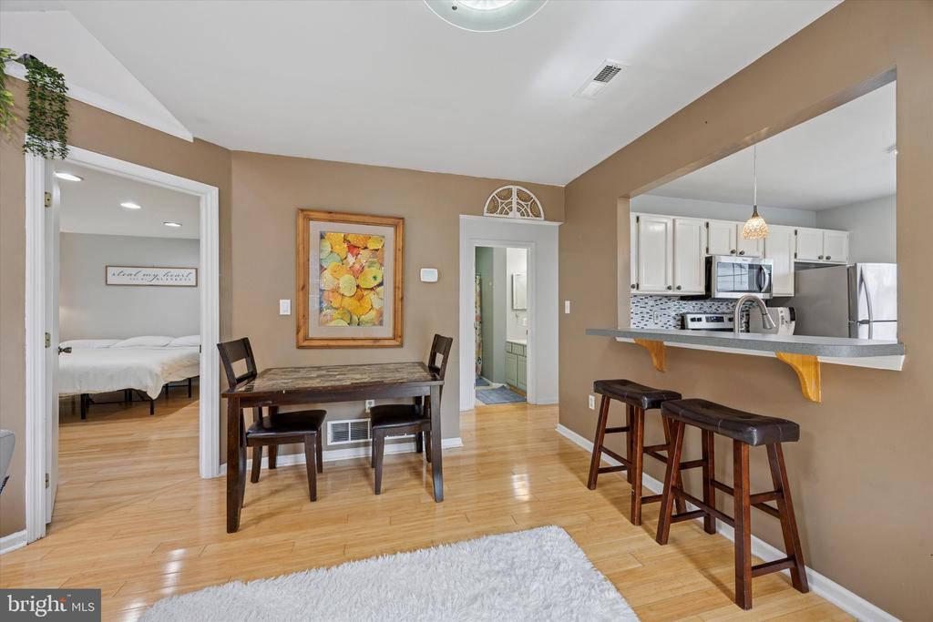 1724 ROSEWOOD COURT 84