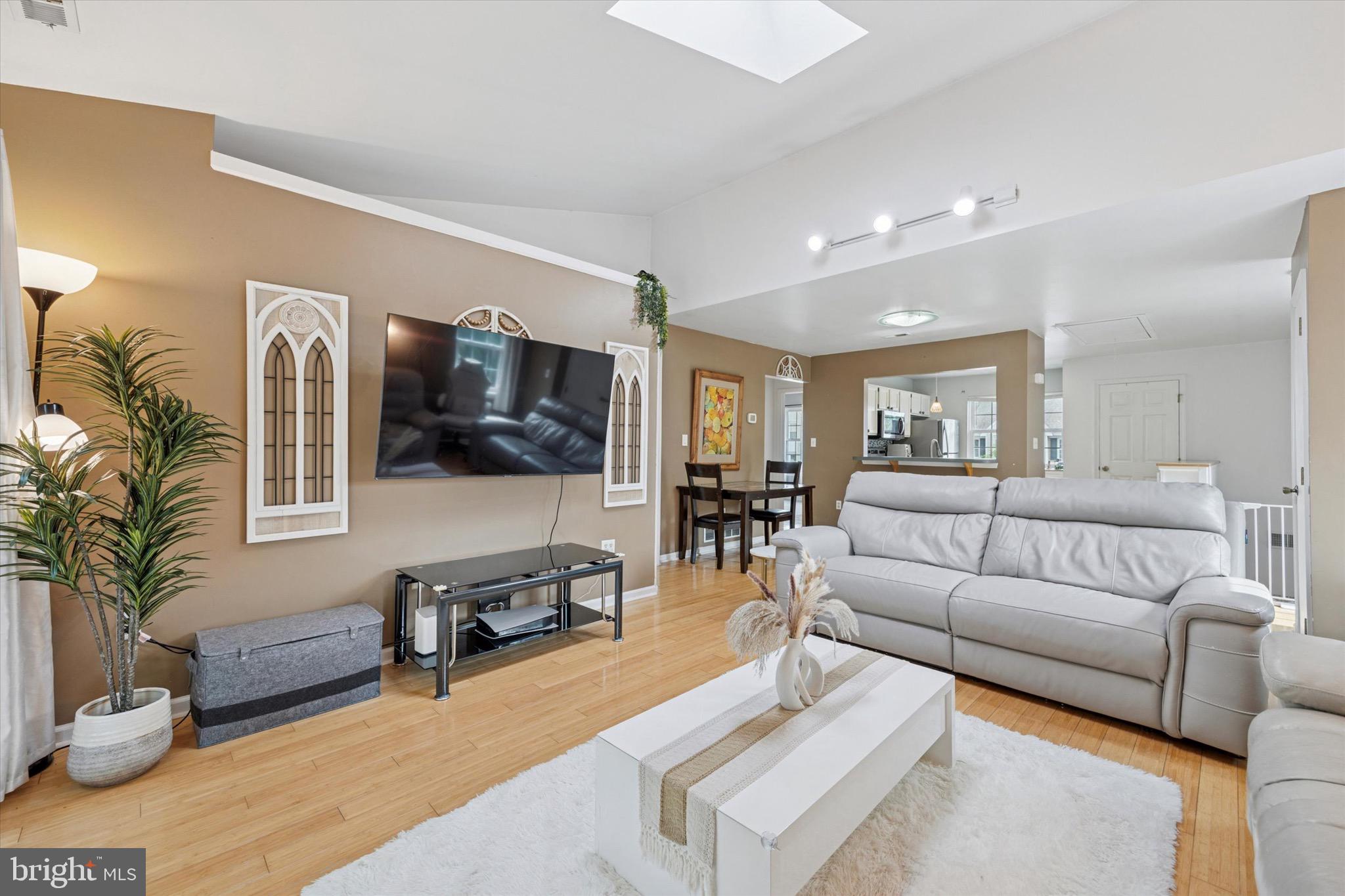 1724 ROSEWOOD COURT 84