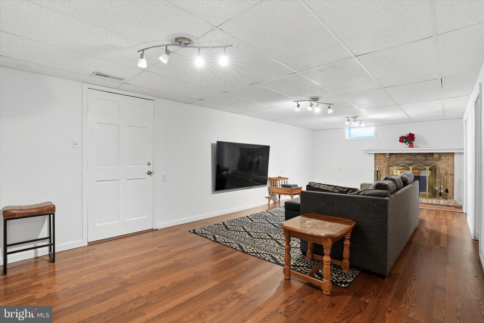 1336 MOYER ROAD