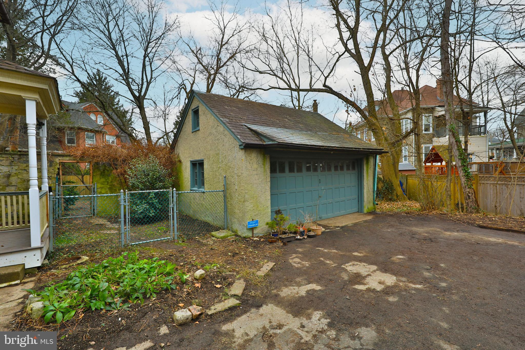 221 Pelham Rd