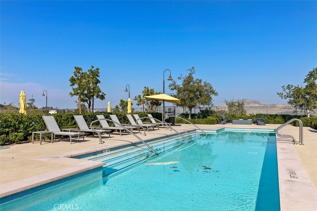 4233 Powell Way Unit: 101