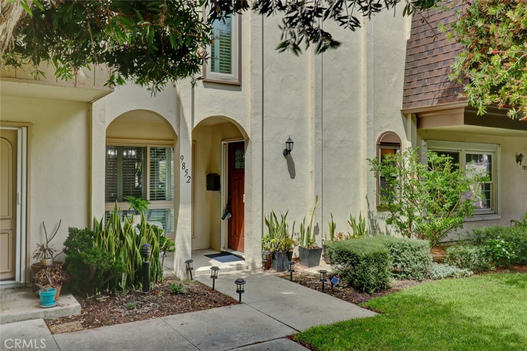 9852 Coral Cove Circle