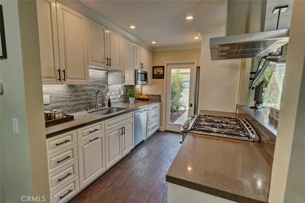 9852 Coral Cove Circle