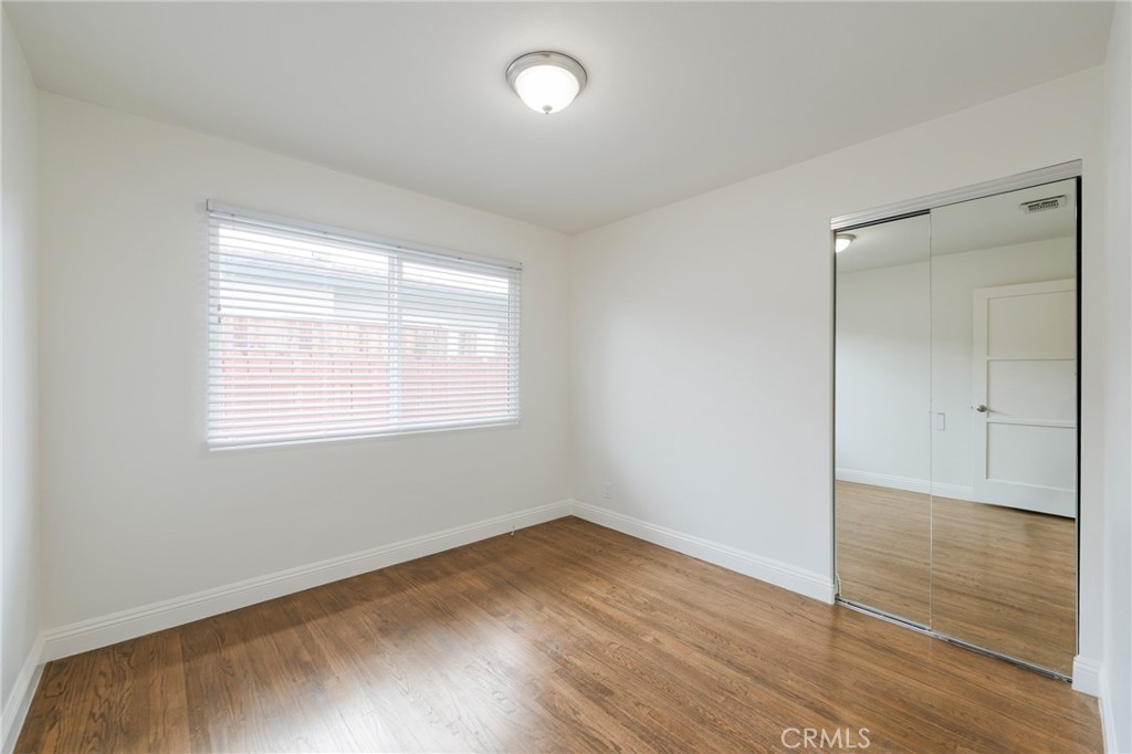 1040 W Acacia