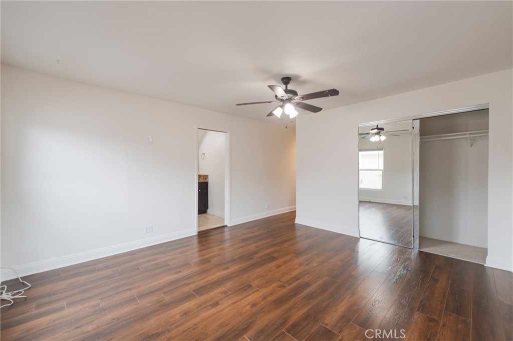 1040 W Acacia