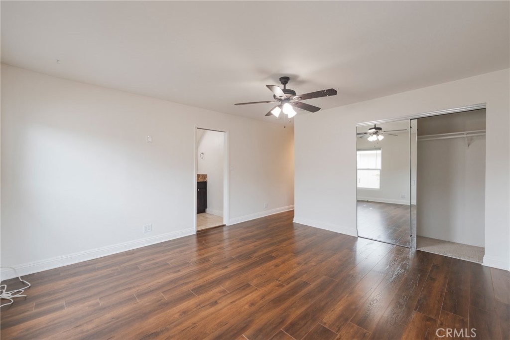 1040 W Acacia