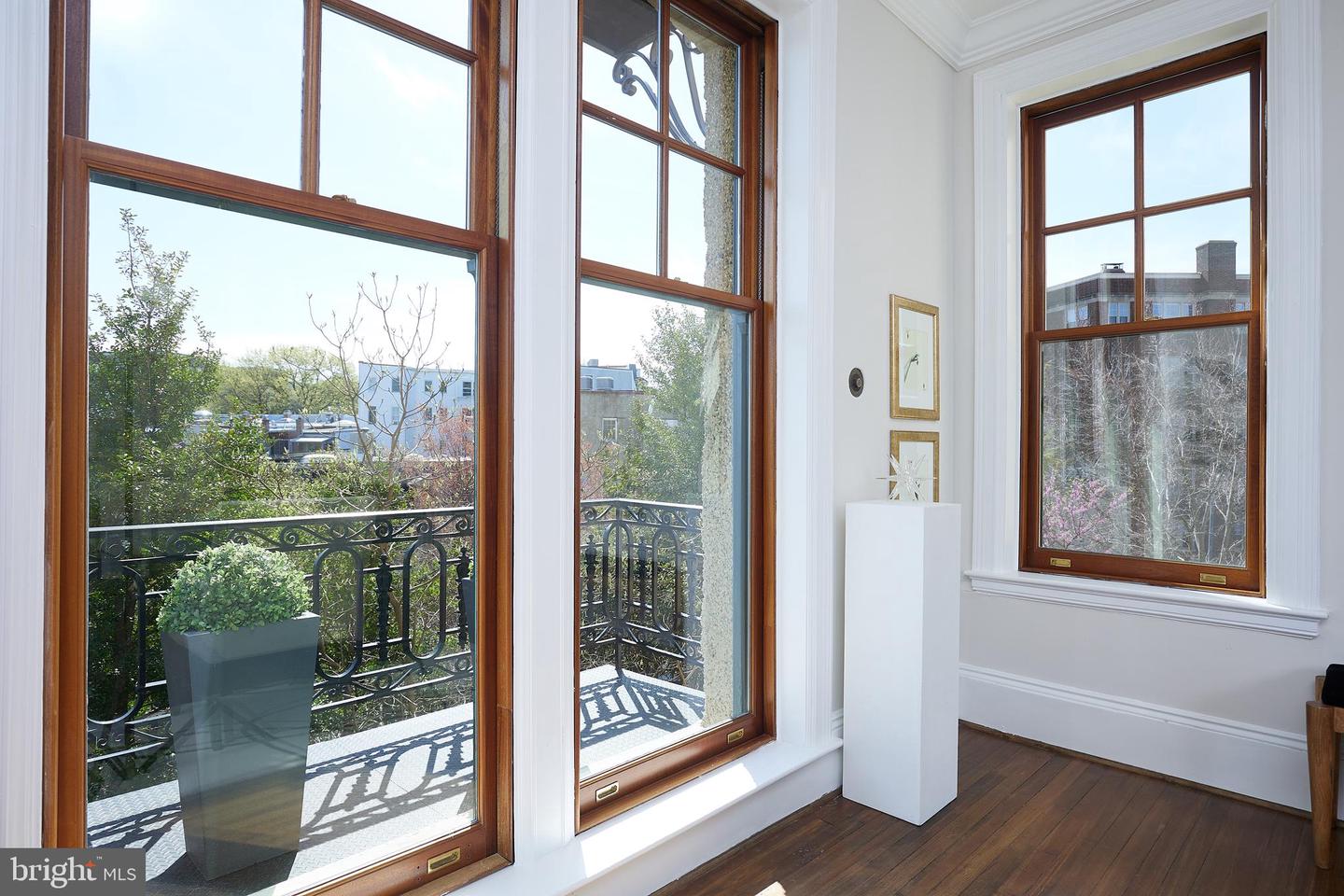 2853 ONTARIO ROAD NW Unit: 323
